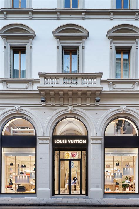 Louis Vuitton: piccolo tour nel nuovo negozio di Firenze